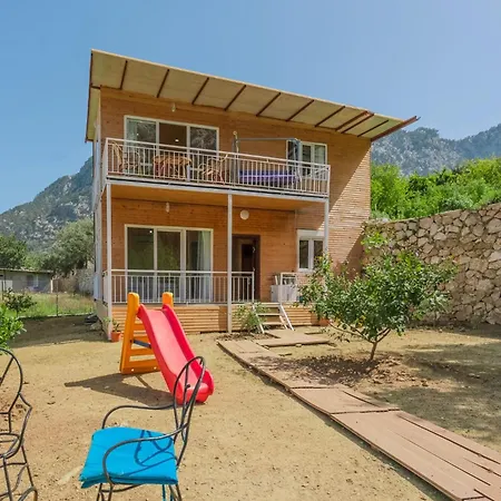 Vila Scenic View With Garden In Nature *
