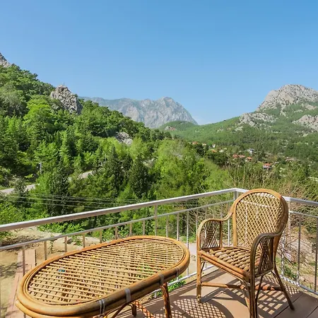 Vila Scenic View With Garden In Nature *